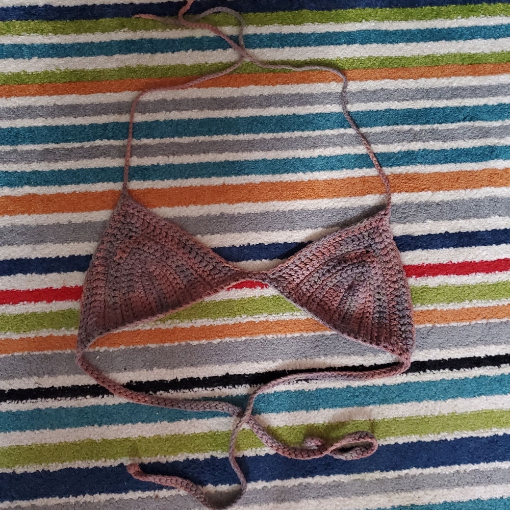 Crotchet halter top